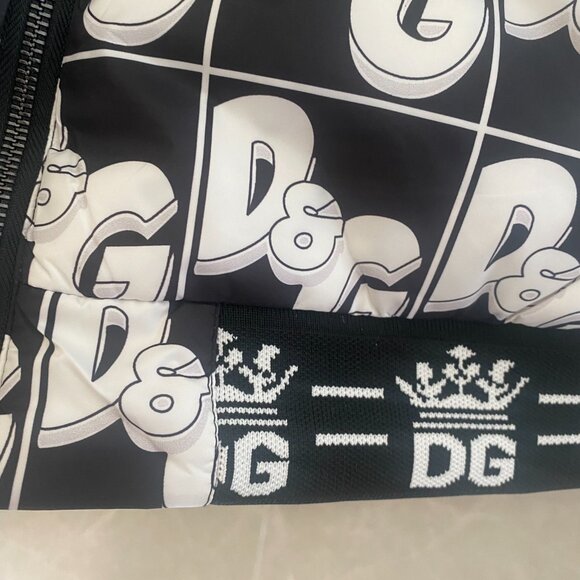 Dolce & Gabbana Quilted nylon jacket with hood and DG logo print - Picture 4 of 13